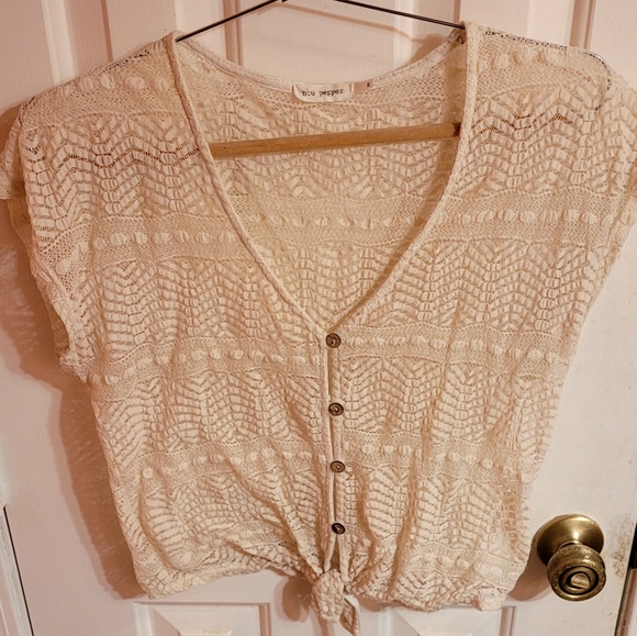 Blu Pepper small bohemian lace top - Picture 4 of 4